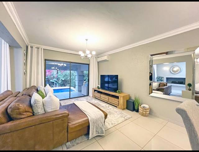 3 BEDROOM HOUSE FOR SALE IN FEATHERBROOKE ESTATE